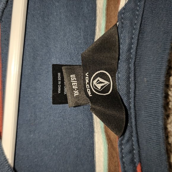 Volcom T-shirt - Picture 2 of 2